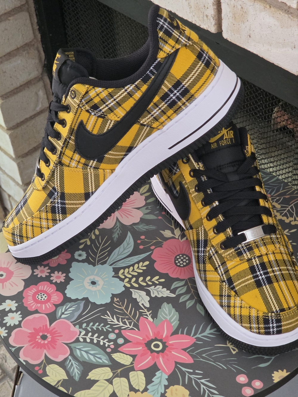Brand New Nike Air Force 1s (named "Clueless" in ref 2 the movie) Ylw/Blk Plaid